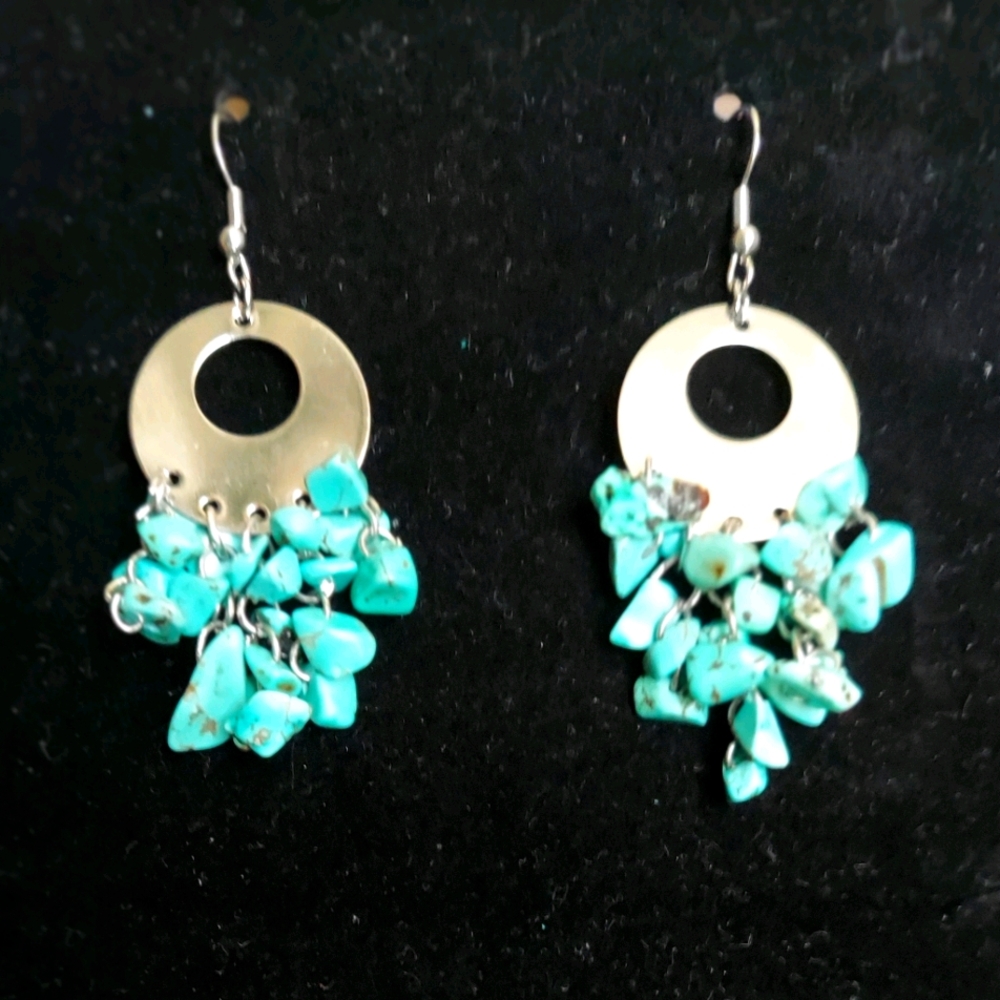 Natural stones dangle earrings